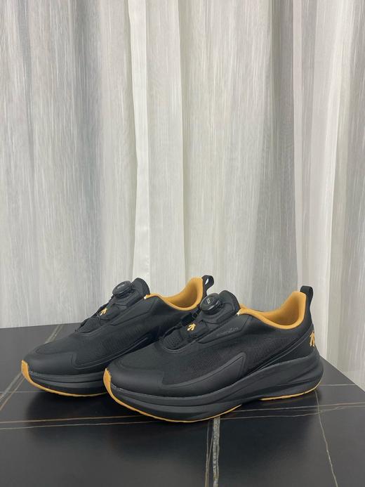 点此购买 迪桑特BOA旋钮系列LAVITATE WIRE 3.0缓震男女款户外休闲徒步鞋 98 329043 商品图2