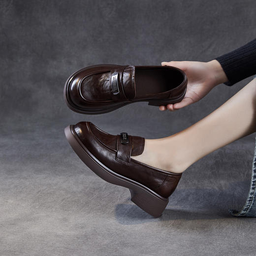 真皮轻奢女鞋软底乐福鞋，英伦风小皮鞋一脚蹬厚底单鞋ZM258570 商品图1