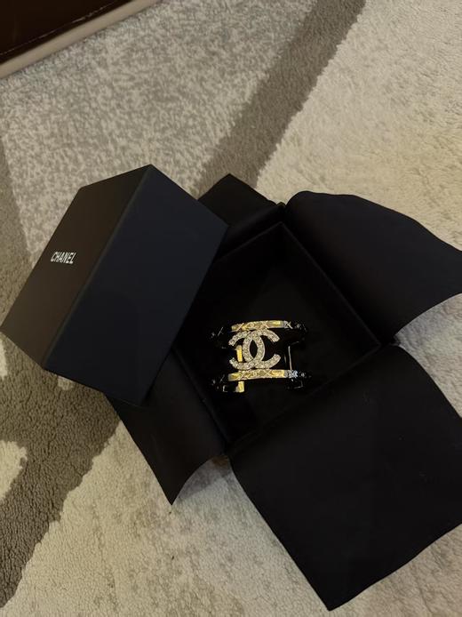 TB24-香奈儿 25P春夏镂空设计手镯 男女同款情侣款 金色（ZS*XJ） 商品图6