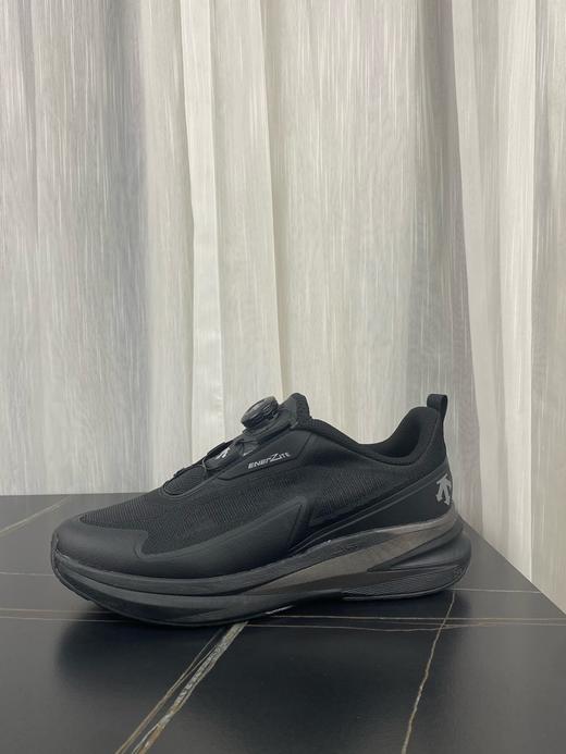 点此购买 迪桑特BOA旋钮系列LAVITATE WIRE 3.0缓震男女款户外休闲徒步鞋 98 329043 商品图9