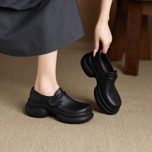 【预售5天】牛皮版~真皮英伦厚底增高圆头魔术贴乐福鞋女复古黑色小皮鞋单鞋YMT&A-3413 商品图0