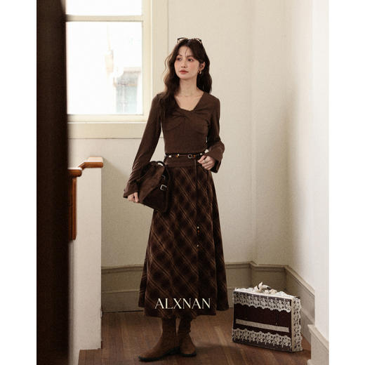 鹿向南「巴黎晚报」设计感棕色长袖T恤女秋新款法式修身显瘦上衣 商品图3