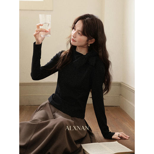 鹿向南「罗曼浮光」高级感黑色长袖T恤女早秋新款显瘦简约上衣L57505 商品图4