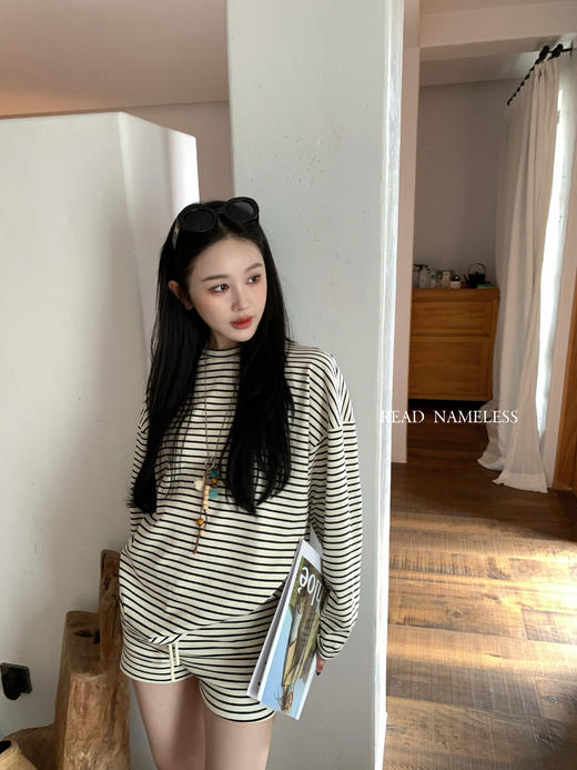 Read Nameless/ 韩系条纹卫衣+短裤 套装 2025/9/1 商品图4