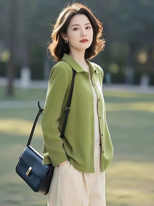 超火今年流行减龄女新款洋气减龄休闲薄款短款长袖衬衫2025年秋季 商品图1