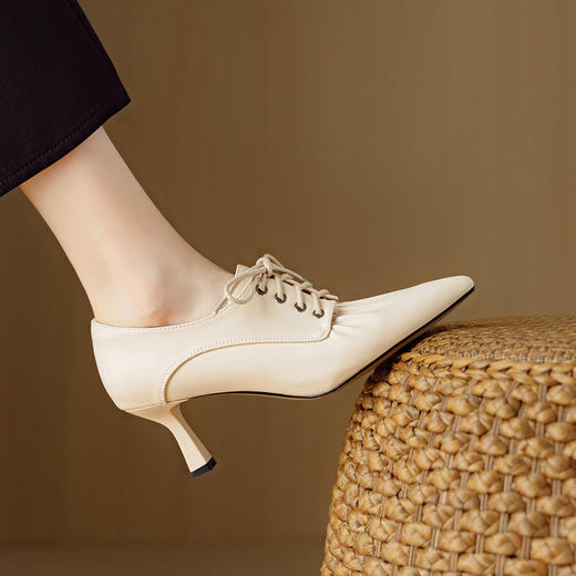 【预售5天】秋季新款真皮细跟尖头小皮鞋褶皱深口系带软皮高跟单鞋DB&M6561 商品图0