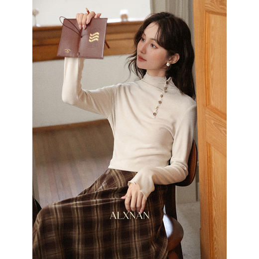 鹿向南「软糯糯」慵懒风半高领杏色长袖T恤女初秋显瘦打底衫上衣 商品图4