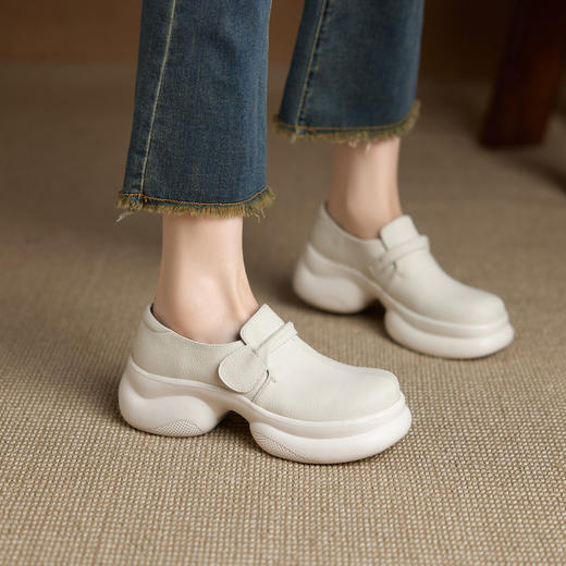 【预售5天】牛皮版~真皮英伦厚底增高圆头魔术贴乐福鞋女复古黑色小皮鞋单鞋YMT&A-3413 商品图1