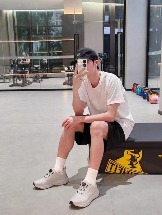 点此购买 迪桑特BOA旋钮系列LAVITATE WIRE 3.0缓震男女款户外休闲徒步鞋 98 329043 商品图6