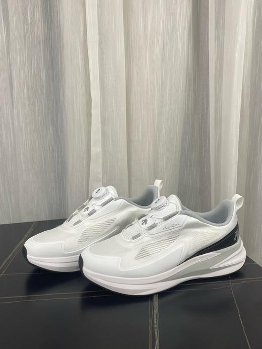 点此购买 迪桑特BOA旋钮系列LAVITATE WIRE 3.0缓震男女款户外休闲徒步鞋 98 329043 商品图3