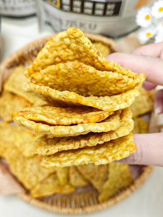 量大美味还实惠💰29.9秒杀9大袋【超火的香酥食者聪 苦荞片】🥳香酥松脆掉渣，比薯片还好吃😍口口嘎嘎脆越嚼越香😋😋 ✅精选优质苦荞麦，超浓郁苦荞香💯每一片都裹满了苦荞粉，金黄诱人✨ 商品图9