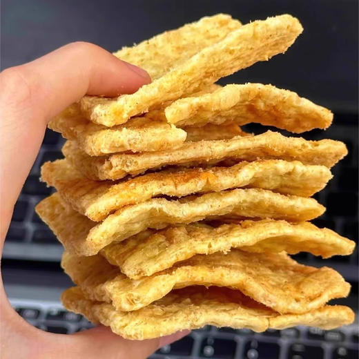 量大美味还实惠💰29.9秒杀9大袋【超火的香酥食者聪 苦荞片】🥳香酥松脆掉渣，比薯片还好吃😍口口嘎嘎脆越嚼越香😋😋 ✅精选优质苦荞麦，超浓郁苦荞香💯每一片都裹满了苦荞粉，金黄诱人✨ 商品图8