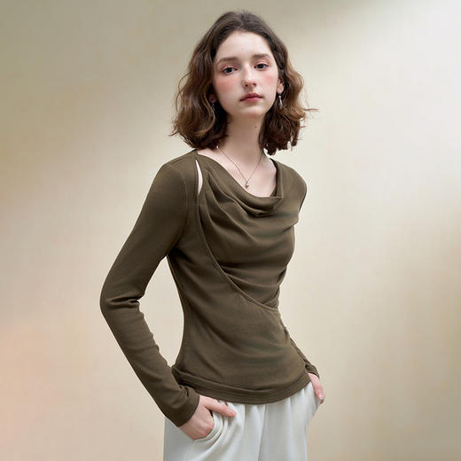 西遇气质荡领抽褶设计长袖针织T恤女秋季高级感修身显瘦上衣V2951291 商品图3