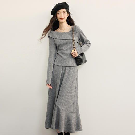 【09/03新品】熙世界格雷系灰色针织套装裙两件套女秋新款斜肩领上衣半身裙套装 商品图3