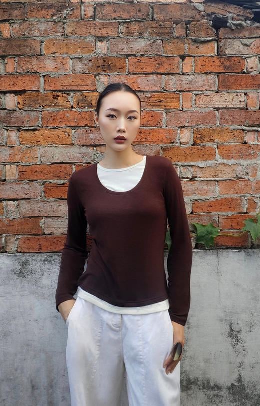 【第二层肌肤】噢蜜ooomeooo假两件大U领打底衣 商品图1