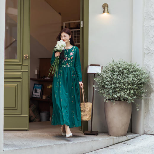 【林栖设计小店】婴儿棉连衣裙墨西哥绣花优雅气质宽松2025秋冬新款长裙女T1954113 商品图3