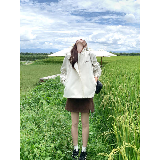 【269元任选2件】现货！成本巨贵，拍下包赚！杏色拉链夹克外套 商品图2