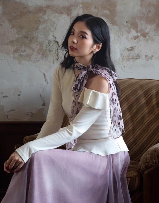 【门店同款】ENJOY秋季“谧色花颂”飘带不规则上衣 164543255 商品图4