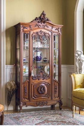 独角鹿西洋古董法国出品路易十五风格繁花卷叶纹胡桃木精雕装饰玻璃展柜