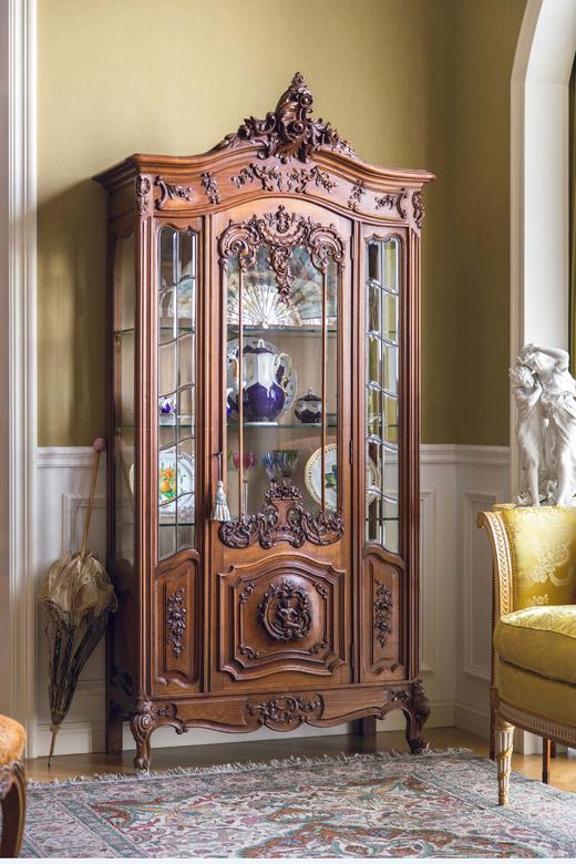 独角鹿西洋古董法国出品路易十五风格繁花卷叶纹胡桃木精雕装饰玻璃展柜 商品图0