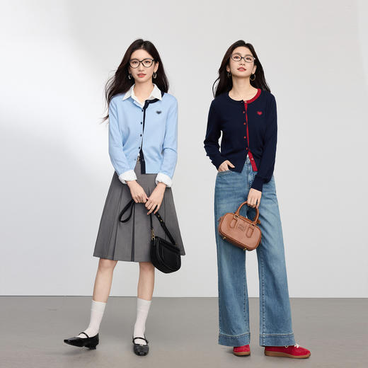 【09/03新品】熙世界【绵羊毛】撞色圆领针织开衫女长袖秋季爱心刺绣毛衣短外套 商品图1