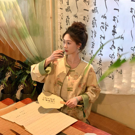 金蘑菇菇 陌上花开蝴蝶飞 / 新中式圆领提花盘扣国风外套 商品图3