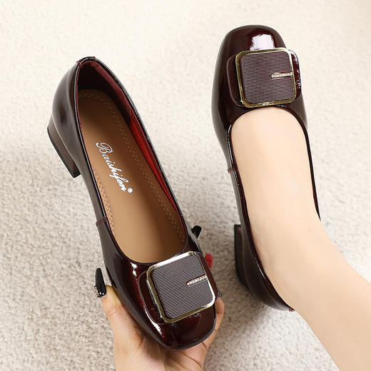 丁摩 漆皮低跟女单鞋圆头浅口女鞋真皮粗跟方扣时尚女跟鞋大码5ZF-811 商品图2