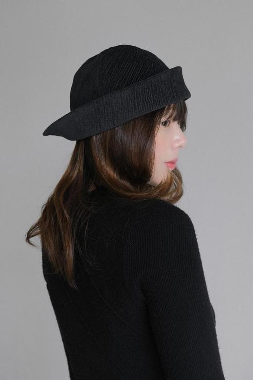 Kreuzzz 25AW 米色/黑色Clara圆顶肌理软帽 商品图8