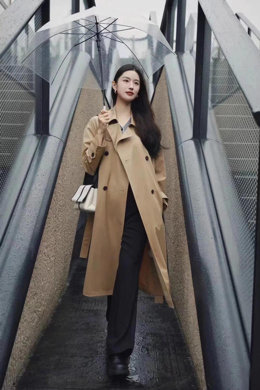 【高品质私服】【IC丝羊毛精纺平纹布翻领风衣】线条流畅干练，富有人文气质，干练优雅与率性风格随意切换N1040-CC【无标出货 介意慎拍】 商品图0