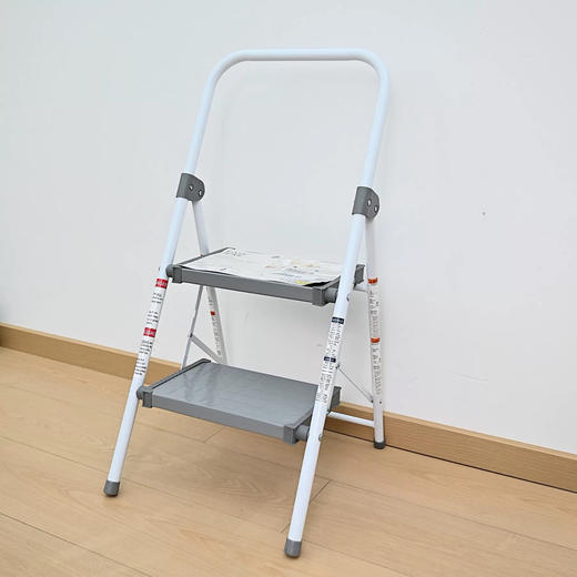 家居必备轻量化二脚蹬高强度外贸5806款  家用折叠伸缩加厚合金便携多功能人字梯两步安全梯凳 商品图7