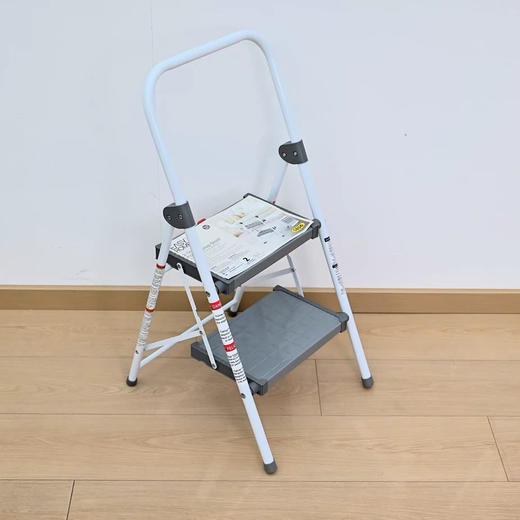 家居必备轻量化二脚蹬高强度外贸5806款  家用折叠伸缩加厚合金便携多功能人字梯两步安全梯凳 商品图3
