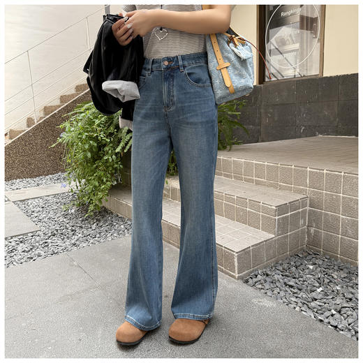 王炸裤型~复古高腰微喇牛仔裤女2025新款秋弹力修身阔腿长裤！ 商品图3