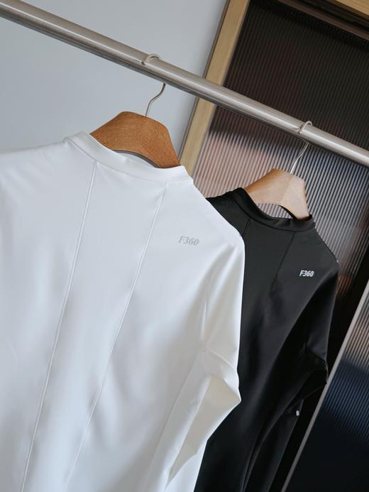 点此购买 迪桑特训练运动女士RunningF360半拉链长袖衫 bk 329142 商品图11