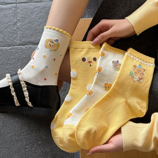 4双装！2025秋款女袜 奶芙芙的黄油小熊 元气可爱中筒袜 61%精梳棉 袜头无骨不硌脚 商品图0
