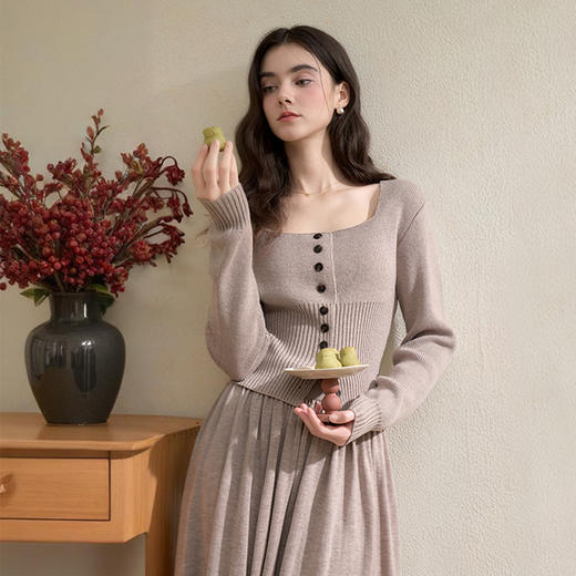 西遇法式气质方领单排扣针织衫女秋季正肩收腰显瘦长袖上衣V3251230 商品图0