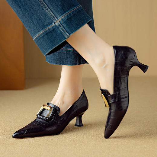 【预售5天】法式尖头细跟时装单鞋女秋冬新款真皮压花气质高跟深口鞋DB&M6562 商品图3