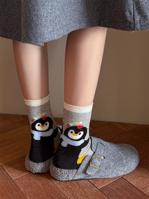 4双装！2025秋款女袜可爱企鹅格雷灰色系  61%精梳棉 袜头无骨不硌脚 商品图3