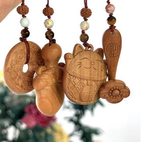 【陌上桃木系列-桃木小挂件】最早的一批桃树进入了老树期老树基本不会长桃子 伐掉之后的老桃树制作的桃木手串带自然木纹 美观大方