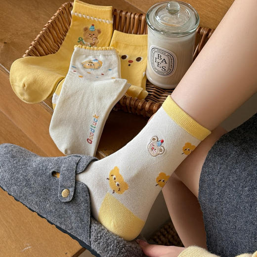 4双装！2025秋款女袜 奶芙芙的黄油小熊 元气可爱中筒袜 61%精梳棉 袜头无骨不硌脚 商品图1