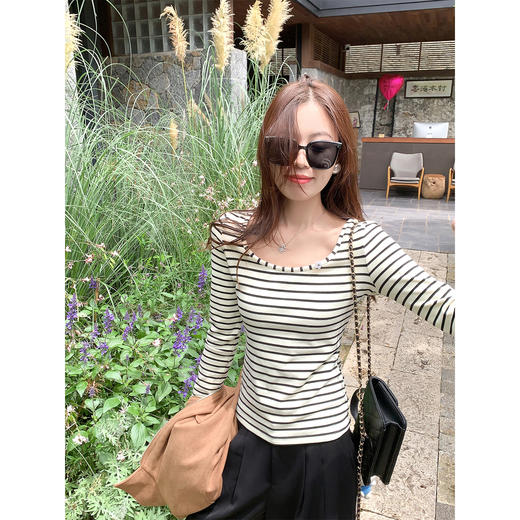<曾小咸推荐>撞色条纹正肩长袖T恤内搭修身 商品图2
