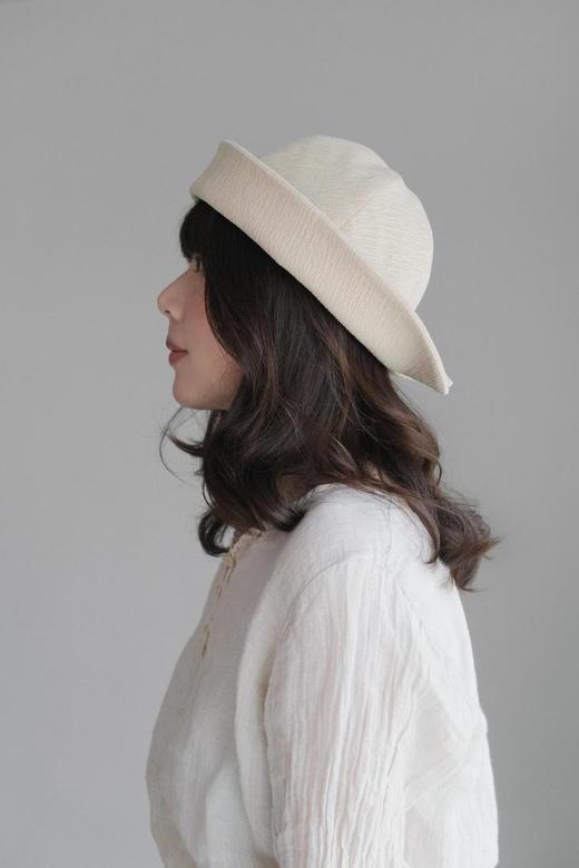 Kreuzzz 25AW 米色/黑色Clara圆顶肌理软帽 商品图5