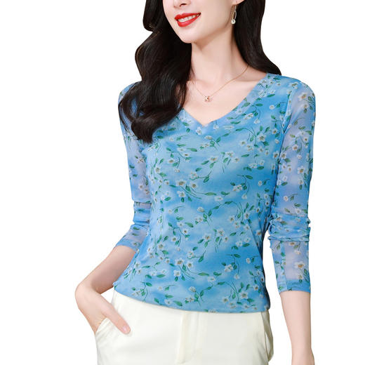 KQL 520N89391时尚纱网印花长袖V领修身显瘦洋气打底衫 商品图4