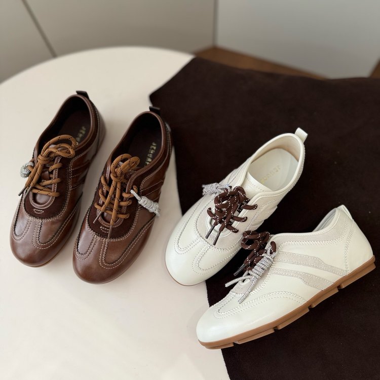 杨幂同款【全羊皮音符🎵德训鞋】舒服到犯规🔥鞋面和脚垫羊皮奢侈用料‼️好穿到不想脱下来👊