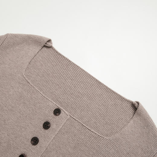 西遇法式气质方领单排扣针织衫女秋季正肩收腰显瘦长袖上衣V3251230 商品图5