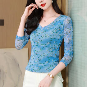 KQL 520N89391时尚纱网印花长袖V领修身显瘦洋气打底衫