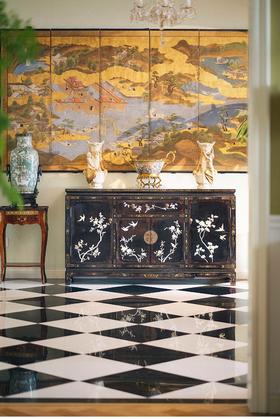 【已售】独角鹿西洋古董 20世纪中国创汇时期出品「玉堂富贵」主题黑漆描金百宝嵌角柜