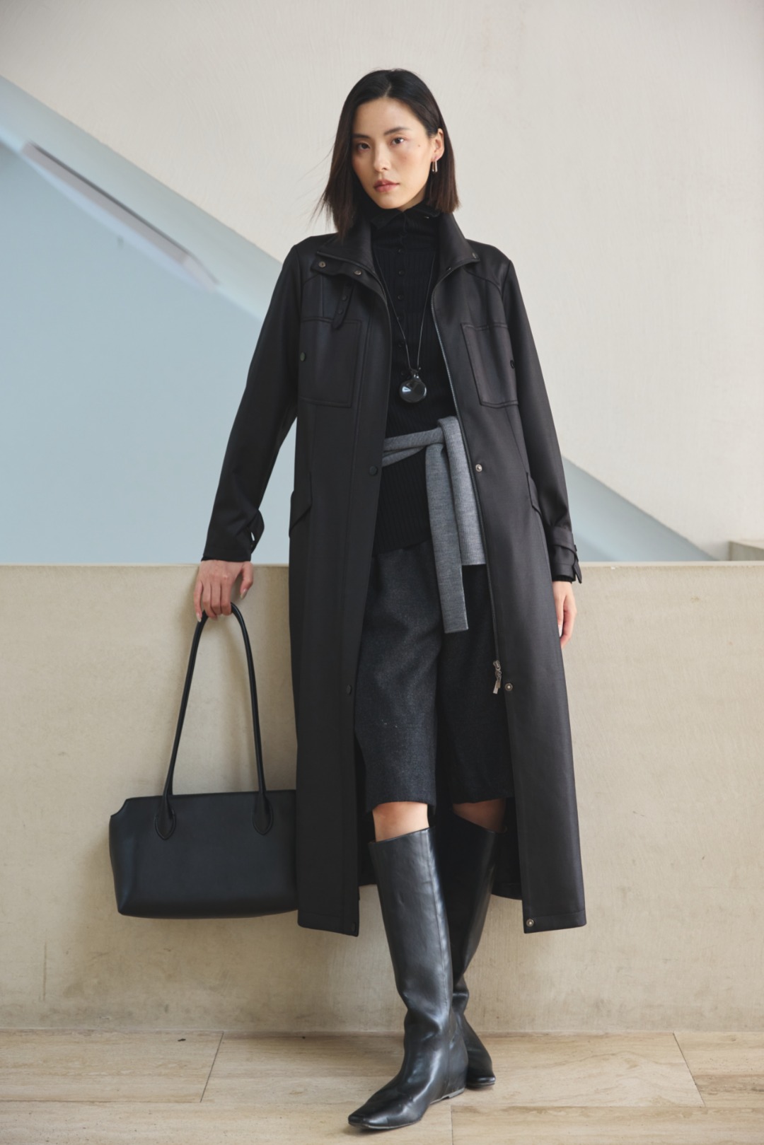 深夜黑长款风衣