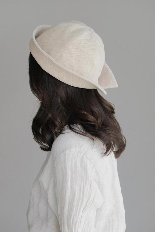 Kreuzzz 25AW 米色/黑色Clara圆顶肌理软帽 商品图2