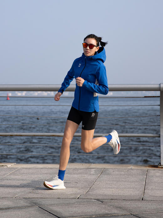 BODYWIT飞甲3.0女拼色软壳风衣 商品图3