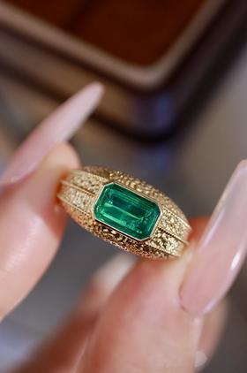 0.77ct刻面祖母绿戒指